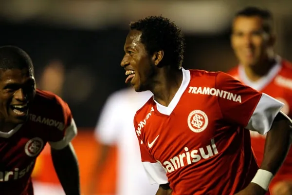 Inter vence o Bahia no Beira-Rio