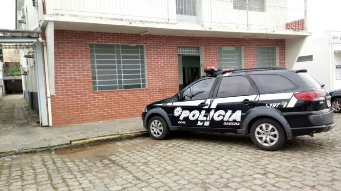 Dupla armada assalta idoso na rótula da BR-116
