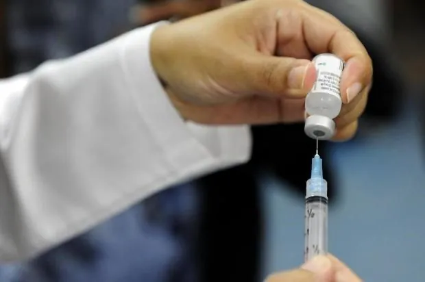 SUS amplia vacinação contra HPV para jovens até 26 anos