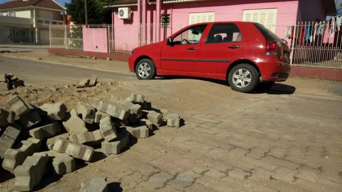Em menos de 24h, prefeitura refaz obra de quebra-molas