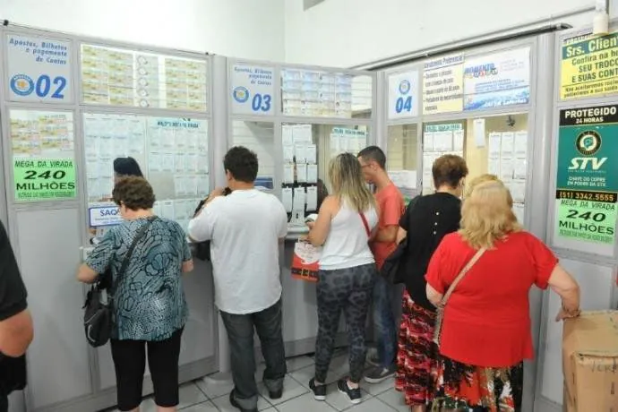 Caixa eleva estimativa do prêmio da Mega-Sena da Virada para R$ 300 milhões