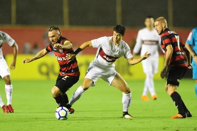 Inter tenta ampliar boa fase no Brasileirão contra o Vitória