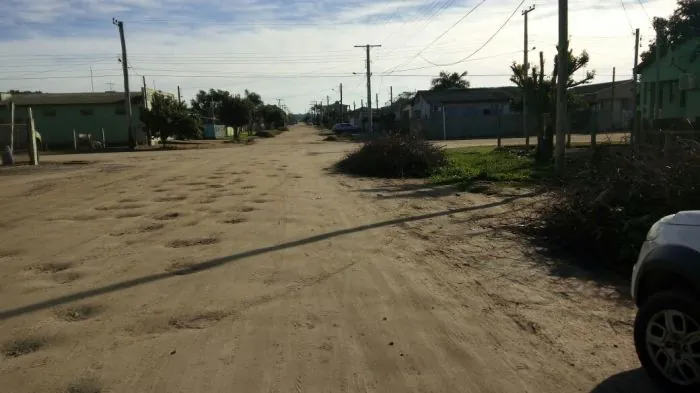 Falta de pavimentação causa transtornos no bairro Viégas
