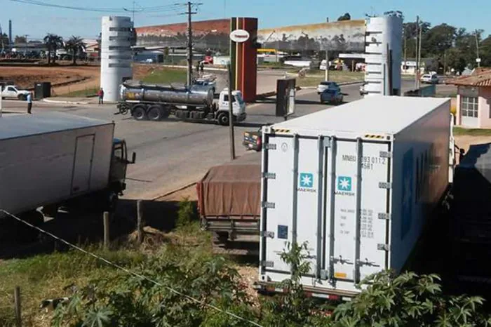 Em 3 semanas, preço do diesel cai R$ 0,43, abaixo do valor prometido pelo governo