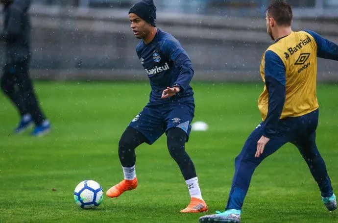 Aumenta concorrência no setor ofensivo do Grêmio