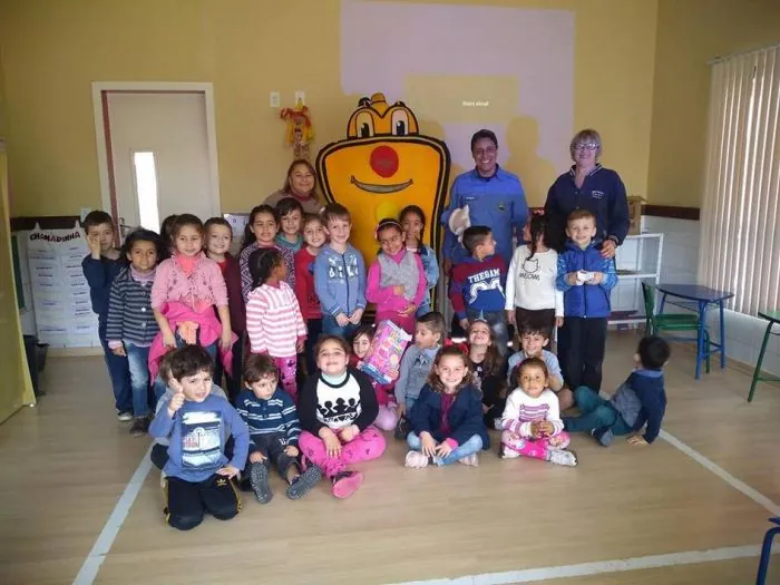 Escolas municipais de Camaquã recebem palestras sobre trânsito