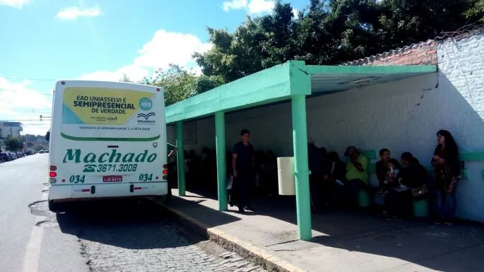 Paradões de ônibus são reformados em Camaquã