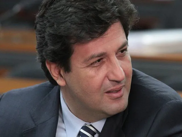 Bolsonaro confirma Luiz Henrique Mandetta para atuar no Ministério da Saúde