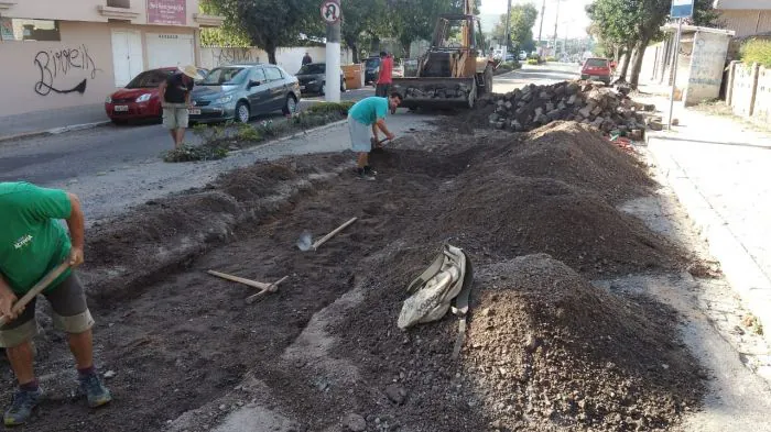 Manutenção interrompe avenida no centro de Camaquã