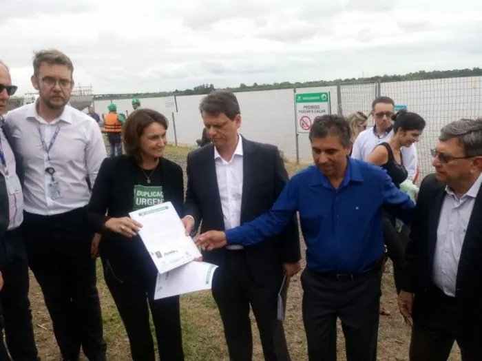 Em reunião com ministro da Infraestrutura, prefeitos pedem prioridade à BR-116
