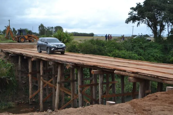 Aguardada há dois anos, ponte é inaugurada no Banhado do Colégio