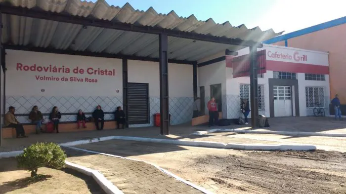 Rodoviária de Cristal recebe nome de motorista morto em acidente na BR-116
