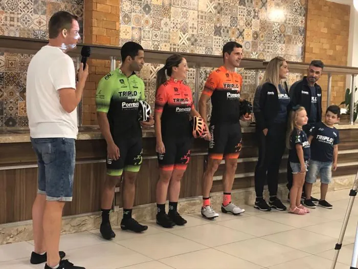 Equipe Triplo X de Ciclismo inaugura uniforme 2020