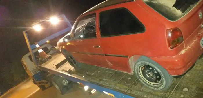 Motorista de carro atinge casal e foge sem prestar socorro em Camaquã