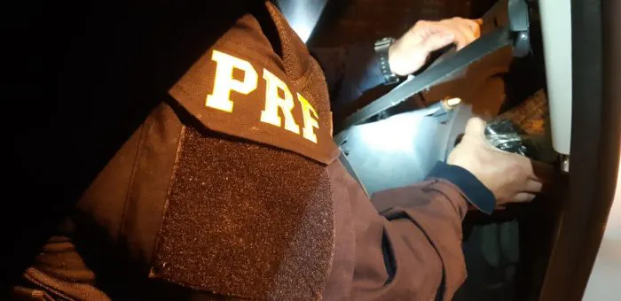 Casal de traficantes é preso com crack em Pelotas