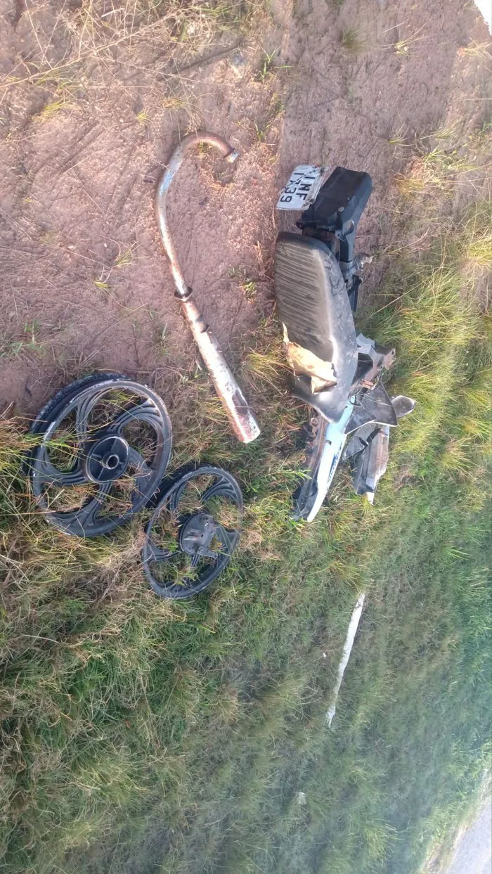 Partes de moto furtada em Camaquã são encontradas em matagal