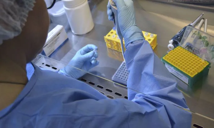 Análise preliminar aponta que vacina da Pfizer contra Covid-19 tem mais de 90% de eficácia