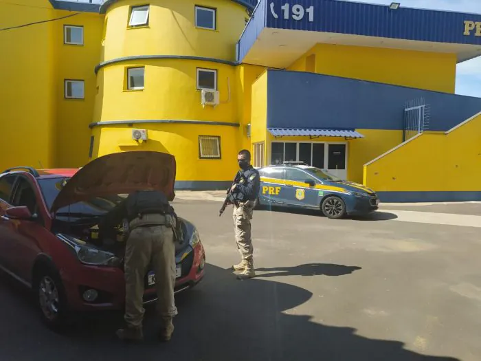 Polícia Rodoviária Federal recupera carro furtado em 2017