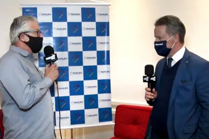 Banrisul anuncia linha de crédito para professores durante evento da Famurs
