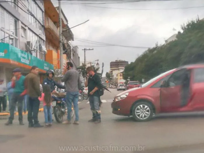 Em quatro horas, dois acidentes de trânsito no centro de Camaquã