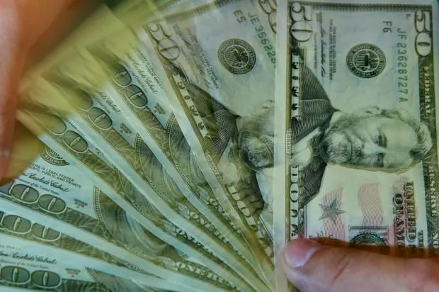 Dólar fecha dia cotado a R$ 3,46 e atinge o maior valor em 12 anos