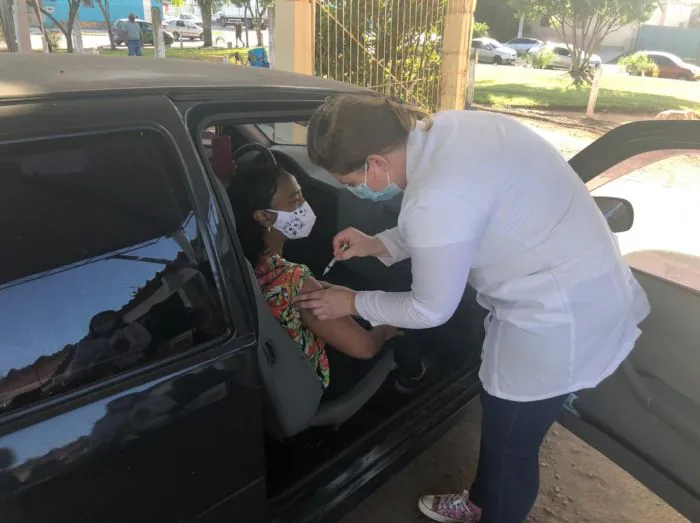 Campanha de vacinação contra a Covid avança em Camaquã