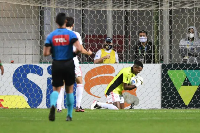 Com Edenilson no gol, Inter chega aos 09 pontos no brasileirão