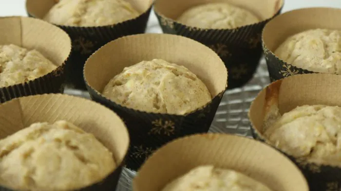 Receita simples de muffins de banana com aveia