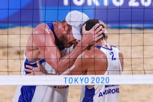 Alison e Álvaro vencem com facilidade e chegam às quartas de final em Tóquio