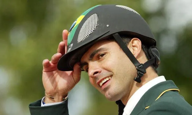Com recordista Rodrigo Pessoa, Brasil inicia disputa da prova de saltos no hipismo
