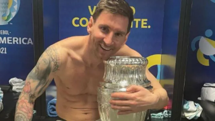 Esposa de Messi posta foto enigmática e argentino pode ser anunciado por novo clube hoje