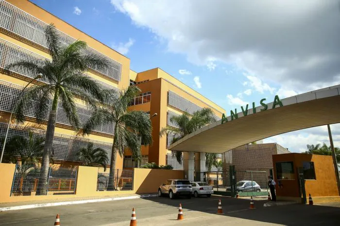 Anvisa autoriza uso emergencial de novo medicamento para Covid-19
