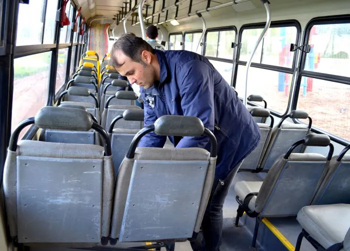 Prefeitura realiza vistoria em veículos de transporte escolar da EMEF 15 de Novembro e Sylvio Luiz