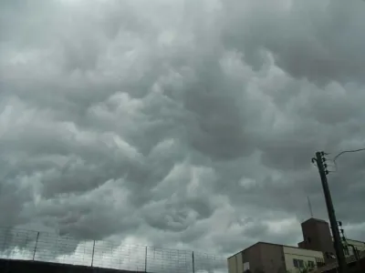 Tempo nublado com possibilidade de chuva nesta terça