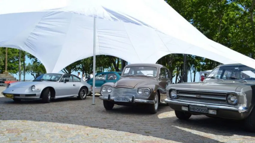 Tradicional encontro de carros antigos abre a temporada de veraneio em São Lourenço do Sul