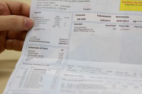 Decisão judicial implica nova alta na conta de luz