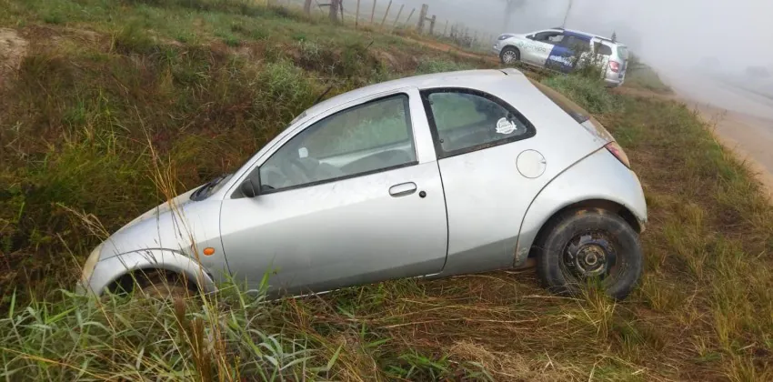 Motorista perde o controle e sai da pista na ERS 350