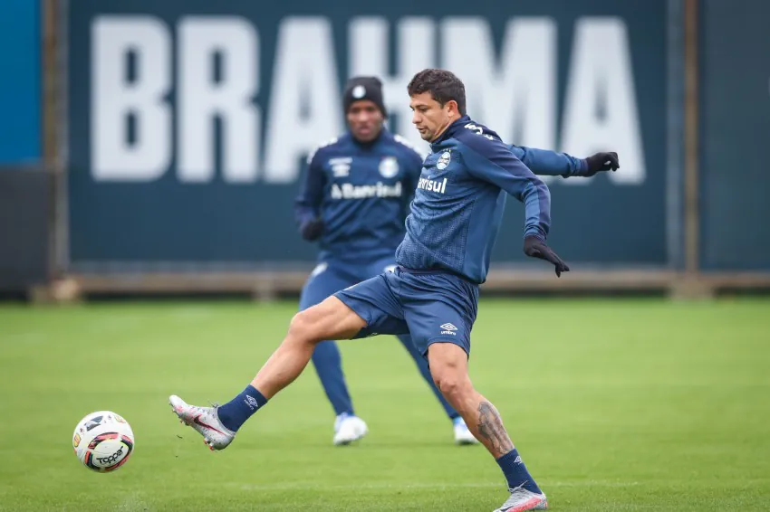 Pressão aumenta sobre Roger e vitória contra o Vasco pode amenizar a situação do Grêmio