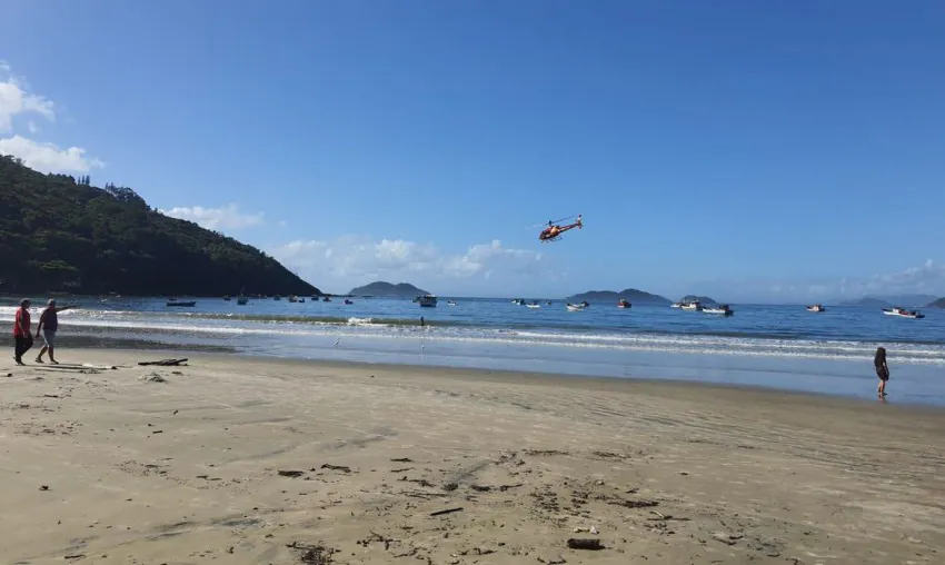 Tragédia: pescador morre em naufrágio de barco em Florianópolis