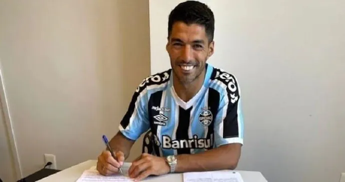 Luís Suárez é oficialmente anunciado pelo Grêmio