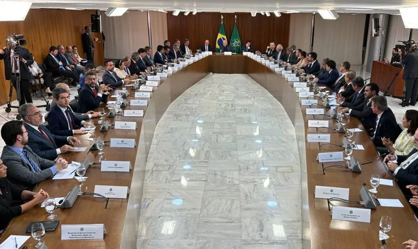 Governadores condenam atos antidemocráticos em Brasília