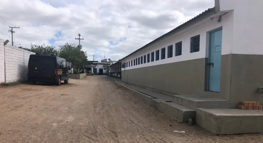 Dois celulares são apreendidos durante operação no presídio em Camaquã
