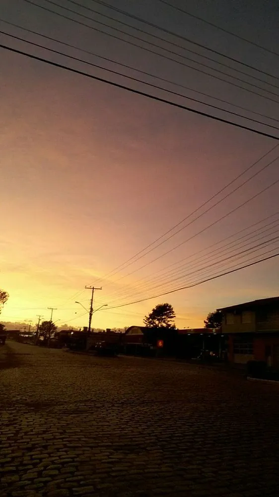 Sexta-feira tem predomínio de sol e calor volta a aumentar