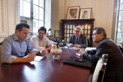 Vice-governador recebe representantes da fábrica chinesa de caminhões