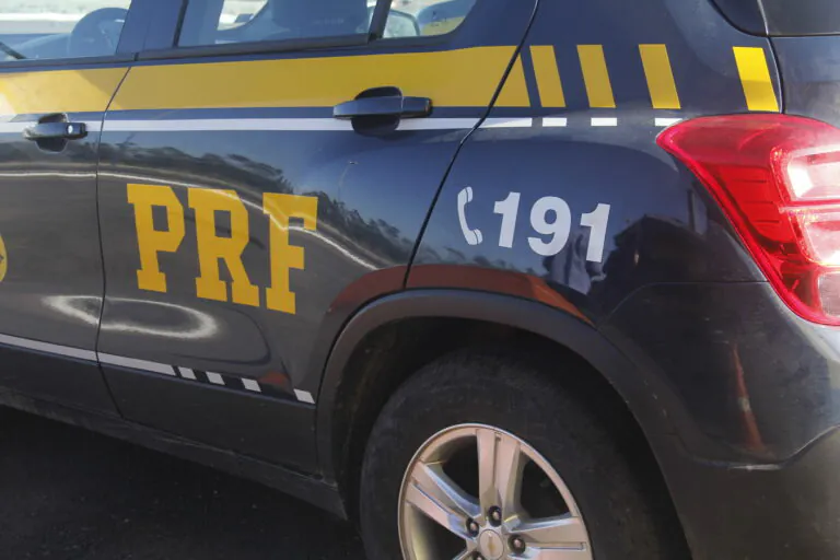 Polícia resgata mulher vítima de cárcere privado após bilhete em posto de Camaquã