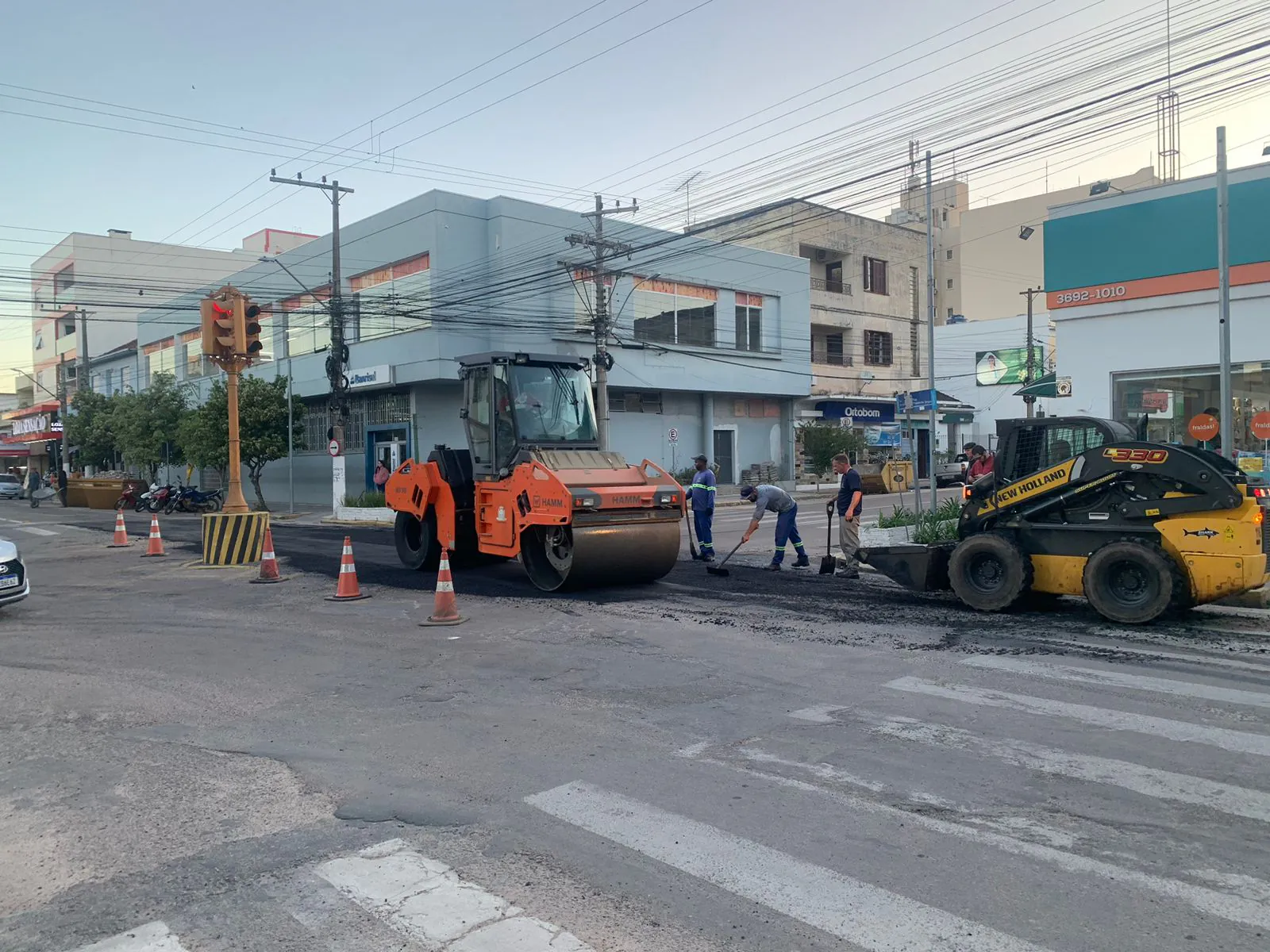 Operação “tapa-buraco” deixa trânsito em meia pista em Camaquã