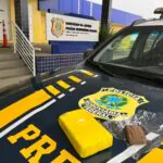 PRF prende traficante transportando cocaína em carro de transporte por aplicativo em Pelotas. Foto: Polícia Rodoviária Federal