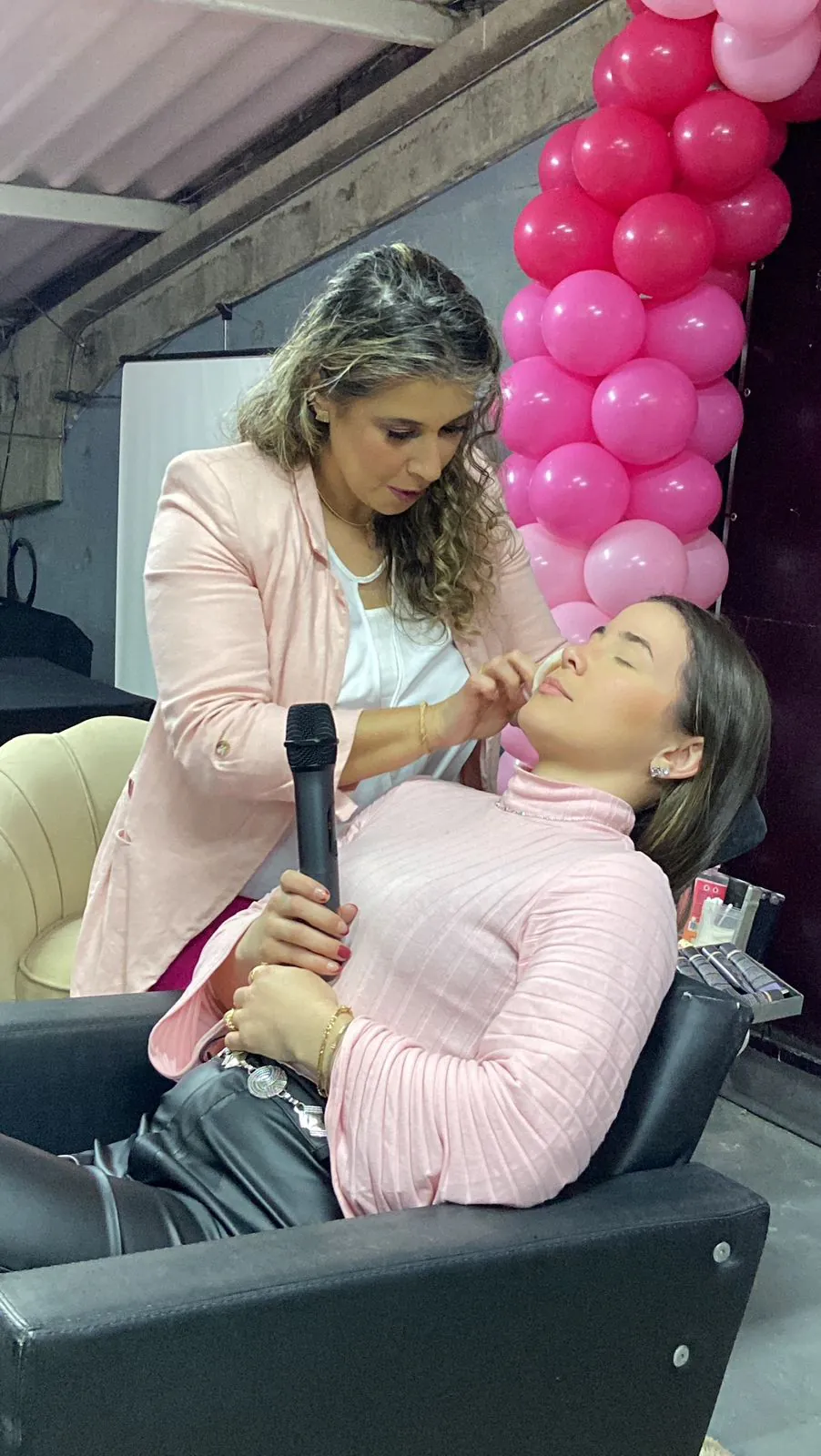 Clube Guarrucha realiza evento em alusão ao Outubro Rosa