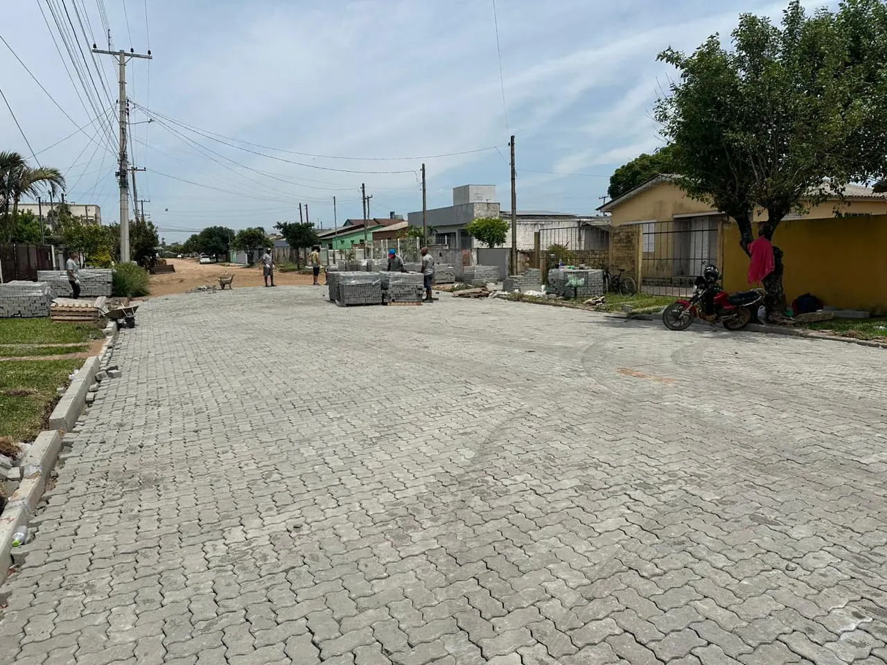 Obras de calçamento avançam no bairro Olaria em Camaquã