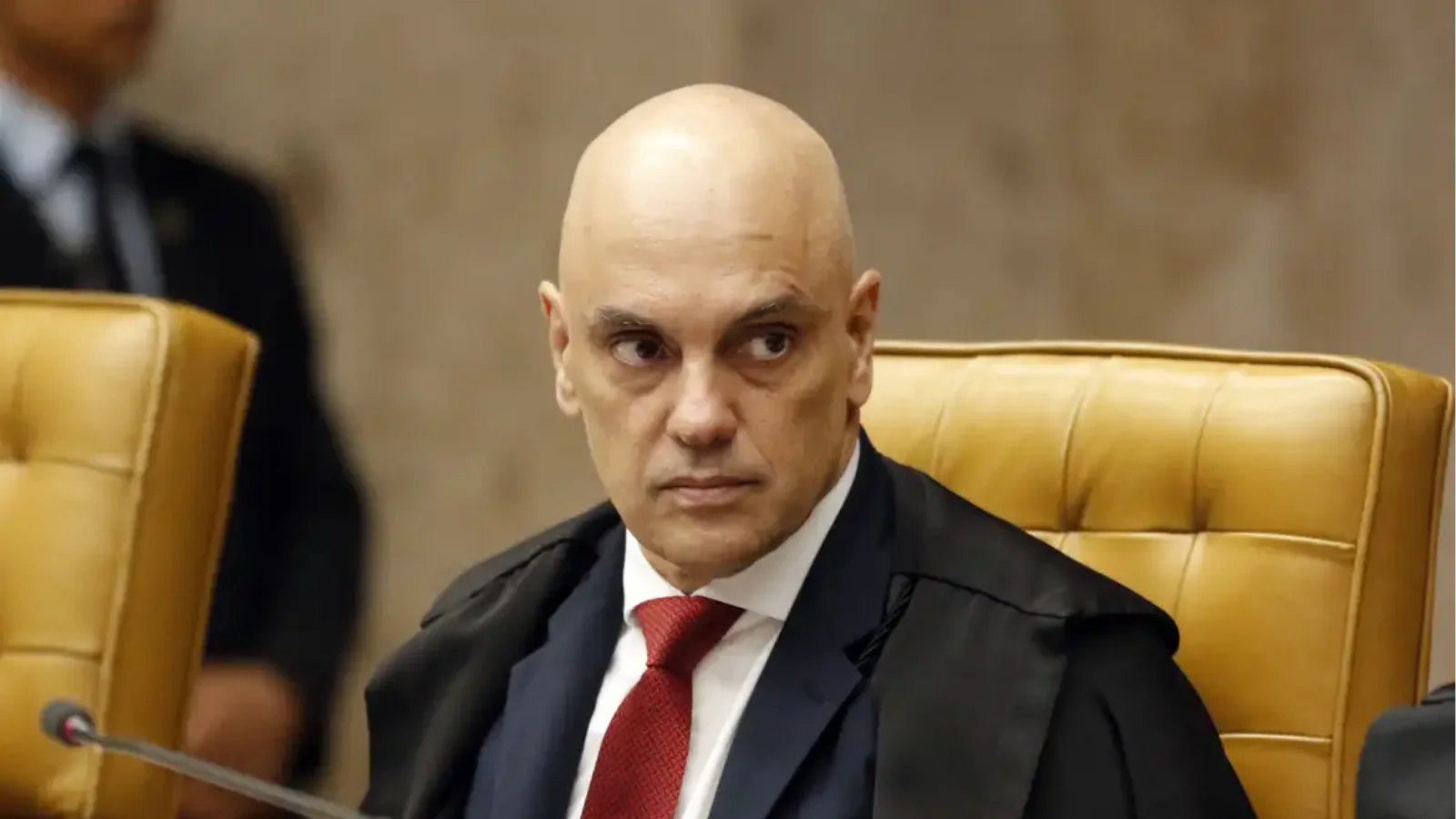 Moraes envia à PGR defesas de denunciados por tentativa de golpe